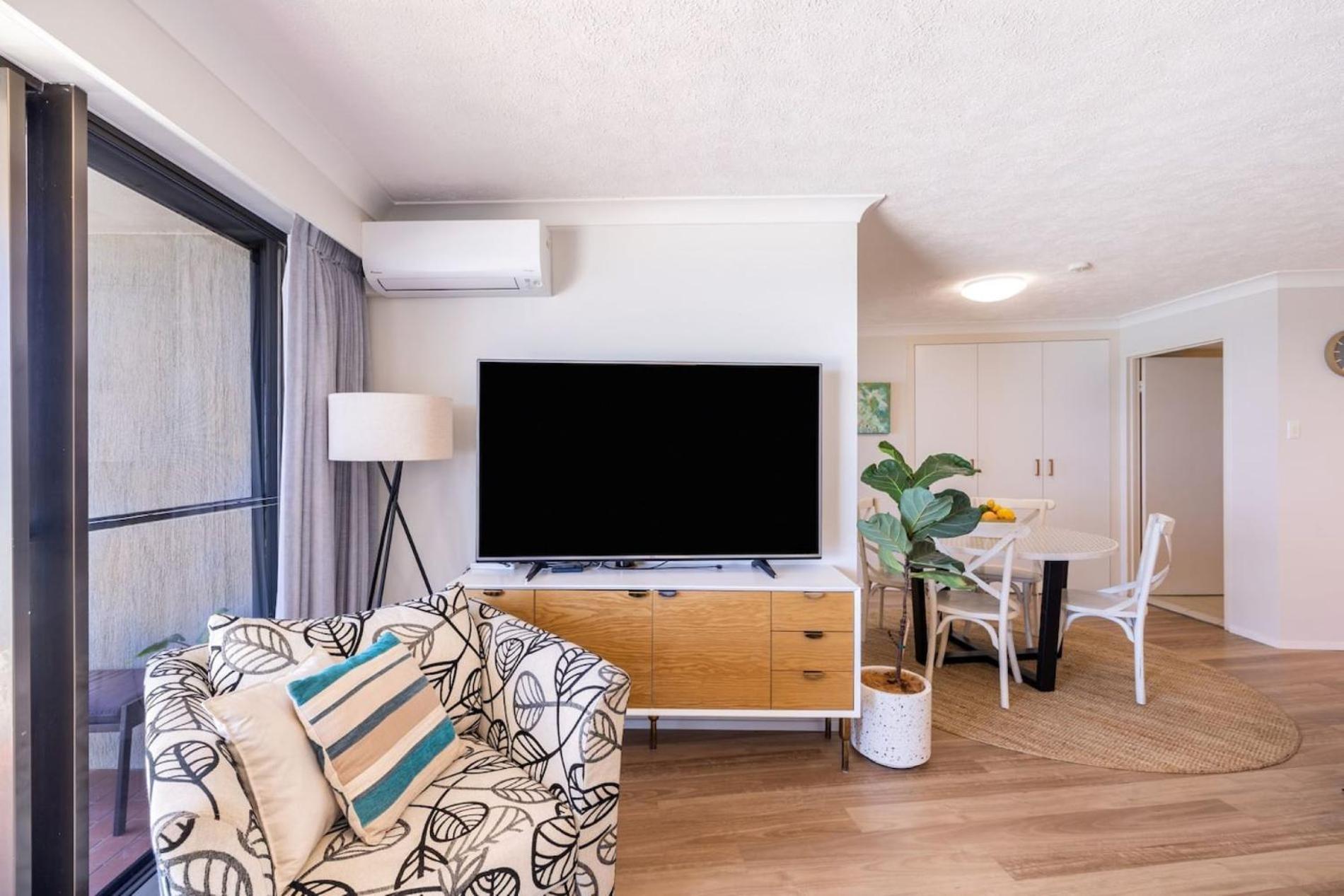 Apartment Ocean Front Escape On Palm Gold Coast