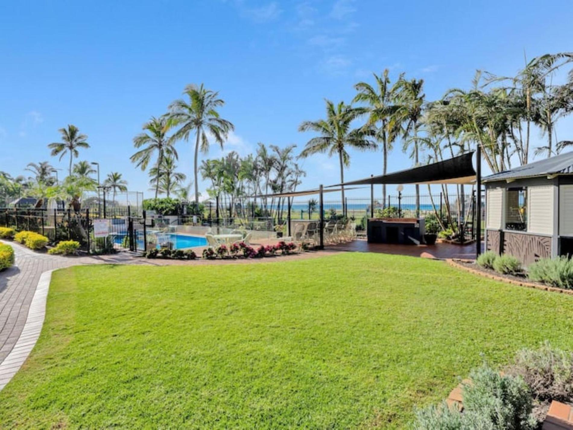 Ocean Front Escape On Palm Apartment