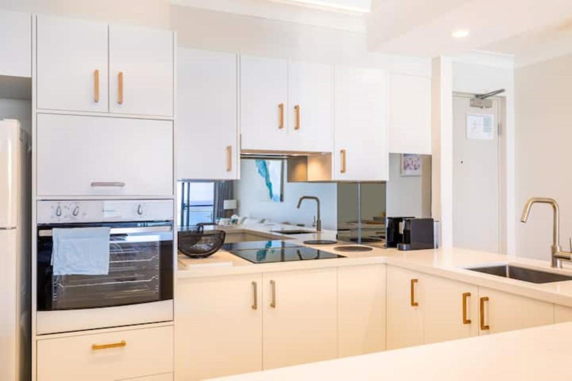 Apartment Ocean Front Escape On Palm Gold Coast