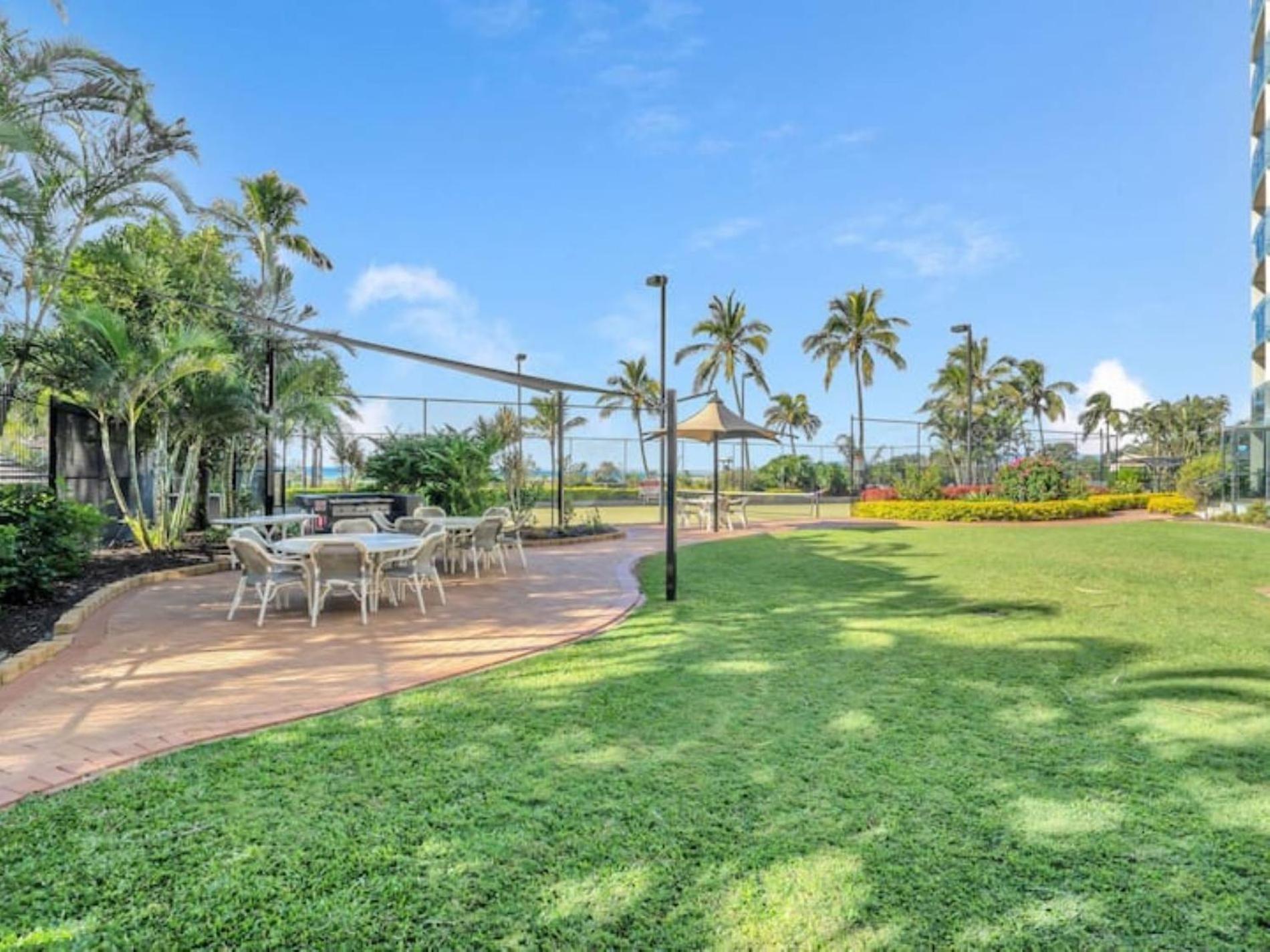 Ocean Front Escape On Palm Apartment *